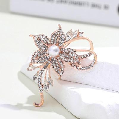 High-End Floral Brooch: Elegant Women's Corsage Pin for Suits