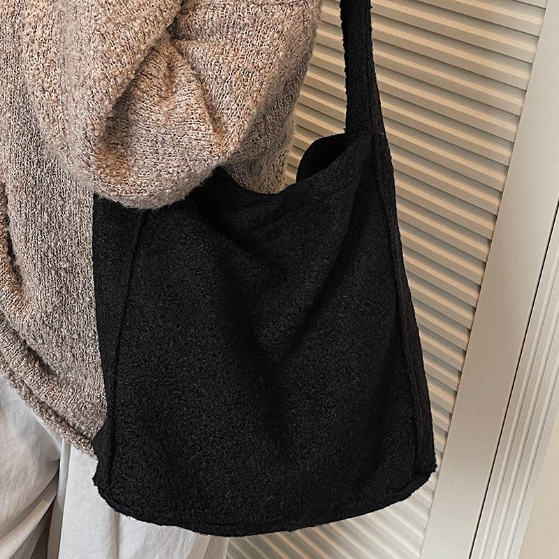 Korean large-capacity fashion texture commuter bag women's 2025 new casual simple shoulder underarm tote bag