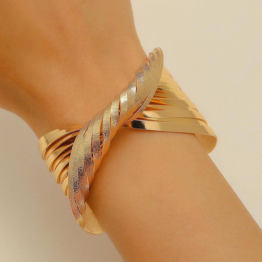 Exaggerated Gold Twisted Bangle: Women's Fashion Punk Party Jewelry