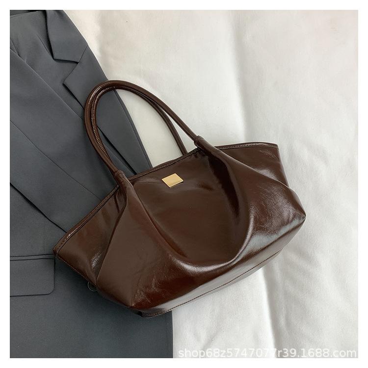 Premium Oil Wax Pitot Bag Women's Niche Vegetable Basket Bag Retro Commuter Handbag Casual Shoulder Armpit Bag