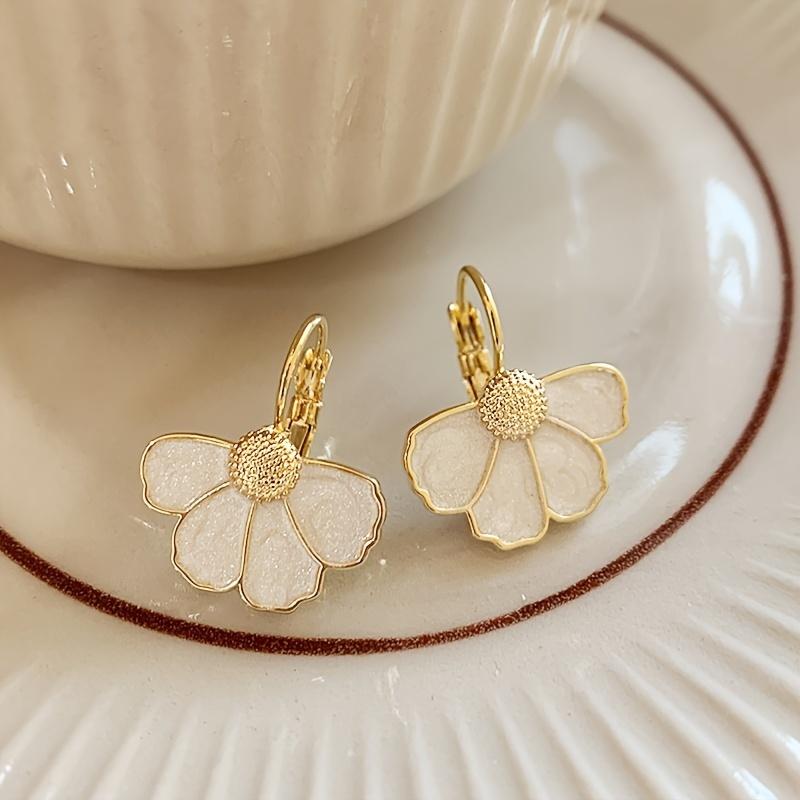 1Pair Sweet Retro Dripping Fan Flower Petal Ear Buckle French Simple Exquisite Fashion Temperament High-end Ear Jewelry