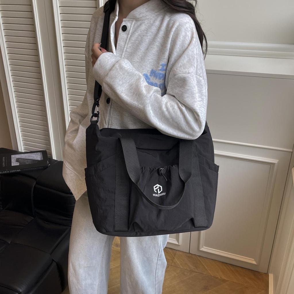 Vielseitige Damen-Schultertasche aus Nylon - Tragetasche mit großem Fassungsvermögen für Freizeit oder Kurztrips