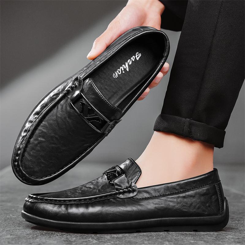 Fashion Casual Leather Men Slip On Shoes Italian Soft Loafers Handmade Moccasins Breathable Comfy Boat Shoes Business Male Driving Shoes