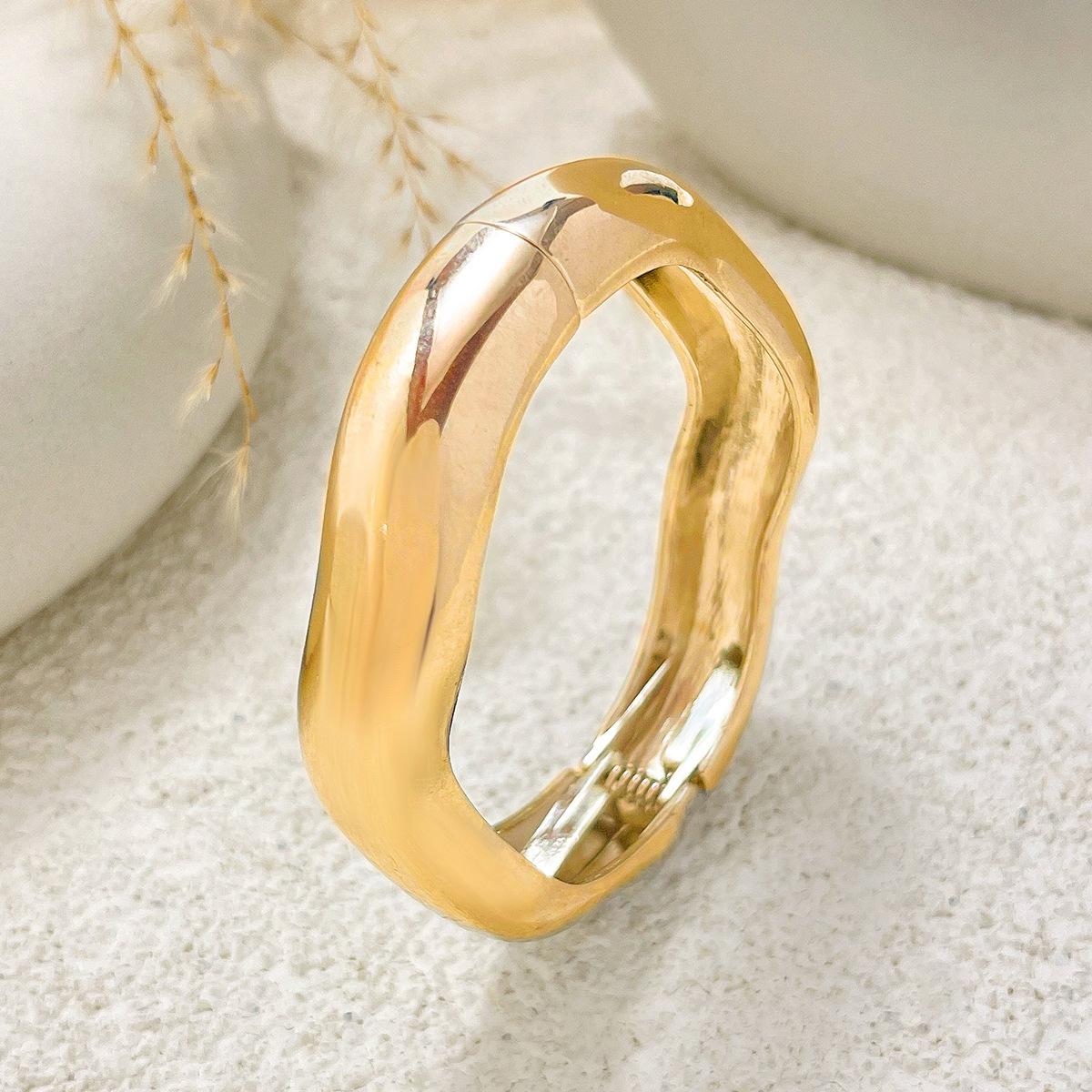 Exaggerated Metal Smooth Spring Bracelet Braclet Design Sense Irregular Wave Width Bracelet