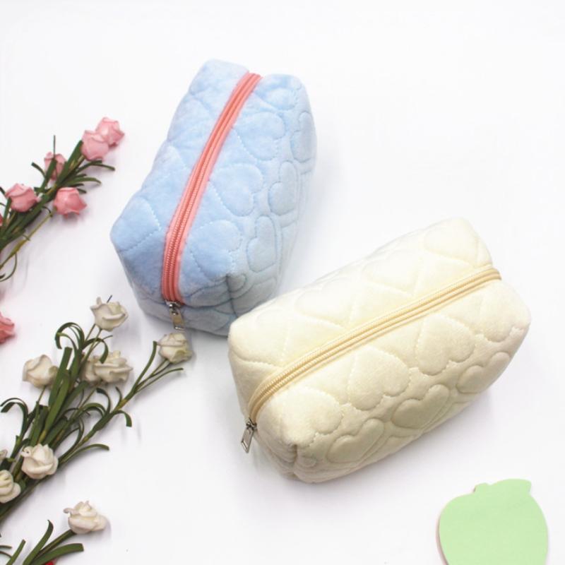 Fashion Heart Quilted Makeup Storage Bag Portable Travel Organizer Cosmetic Toiletry Pouch Cute Make Up Handbag Purse Bag
