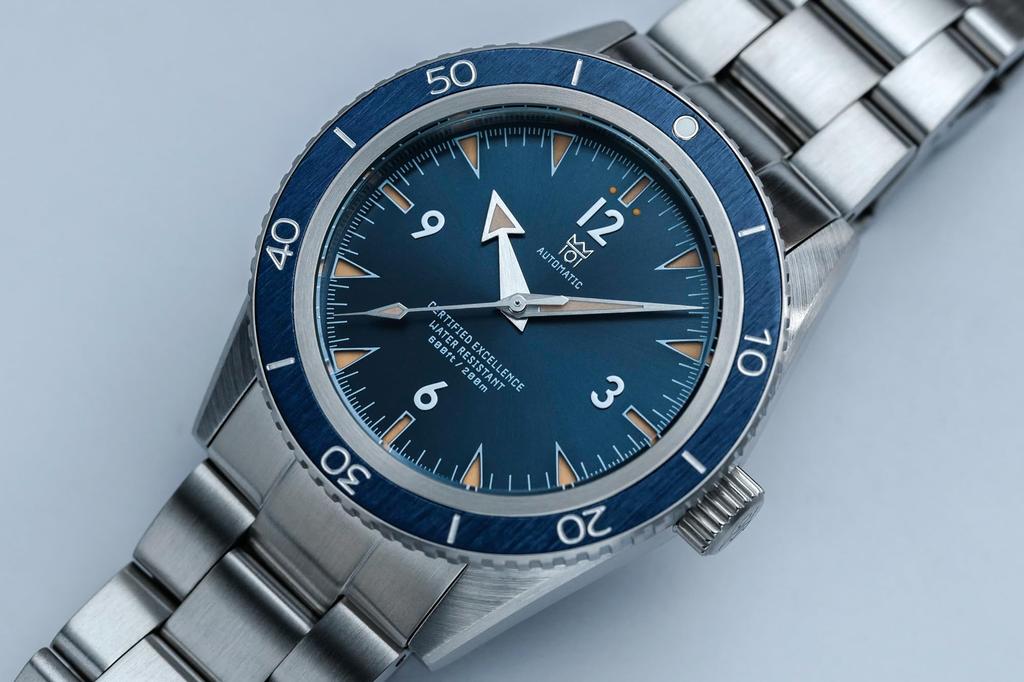 Hyakuichi 20 ATM Waterbestendig Duik Geen Diep Duiken Ontwerp met Oranje Indices [HYAKUICHI 101] MODEL.19 Horloge, Mechanisch, Datum,