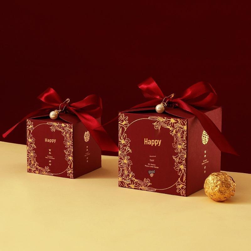 Свадебные коробочки для подарков с красной лентой и жемчугом