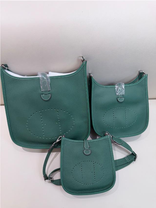 2026 Women's Classic Cowhide Leather Shoulder & Crossbody Bag