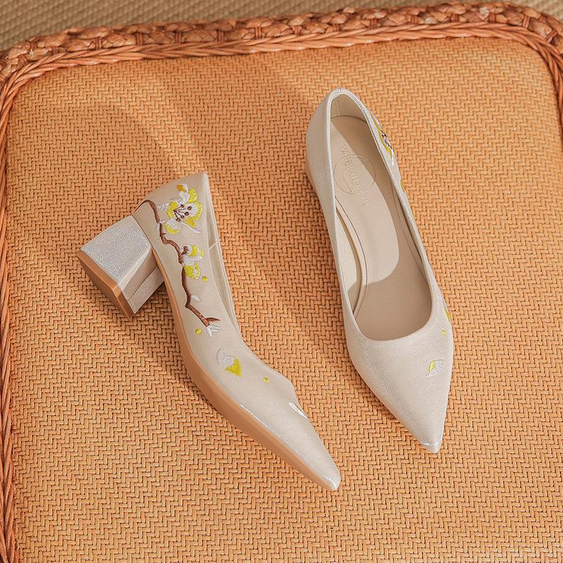 

Свадебные туфли на грубом каблуке, высокое чувство, свадебное платье Xiuhe, две пары, свадебные туфли на высоком каблуке, новые китайские вышитые туфли-чеонгсам для женщин 39