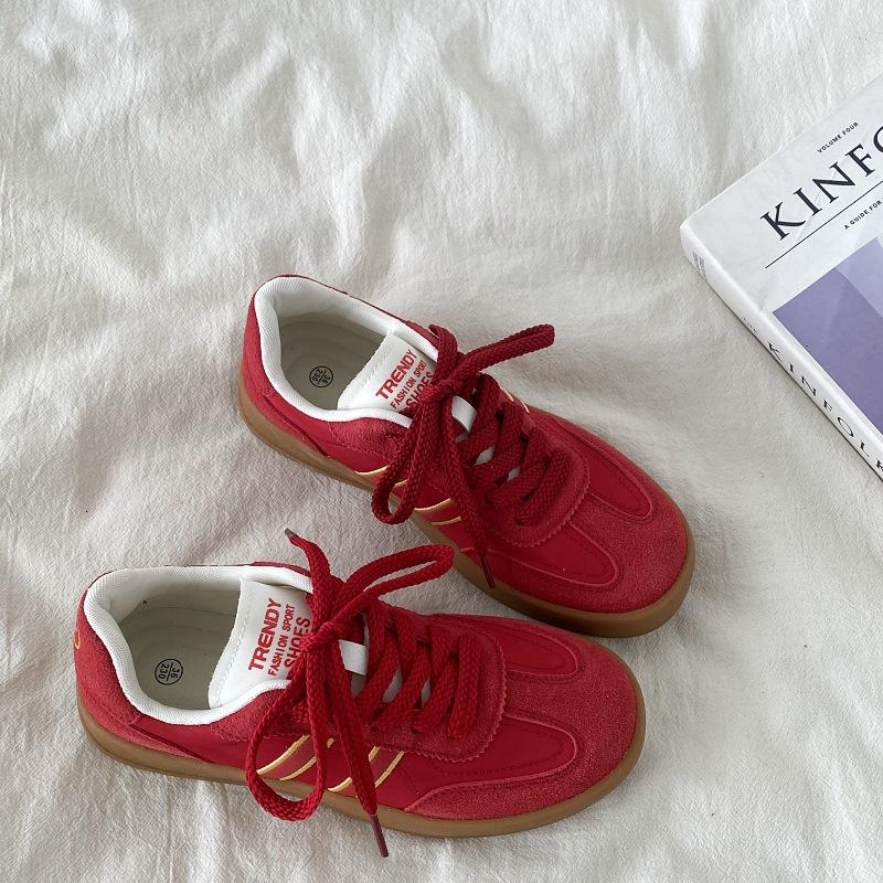 

Весна 2025 новые красные немецкие тренировочные туфли женские легкие на плоской подошве ретро в гонконгском стиле универсальные повседневные кеды Forrest Gump 40