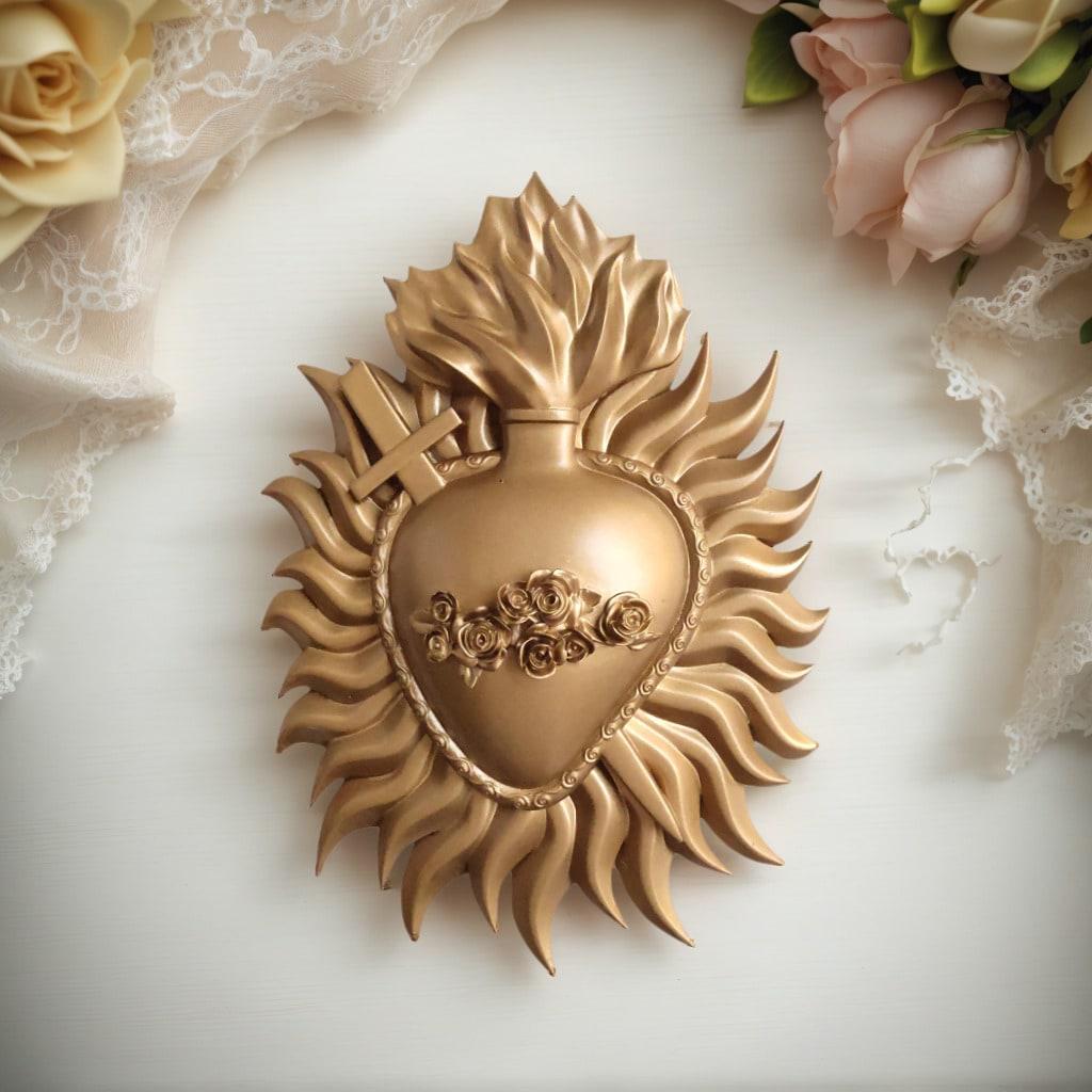 Gothic Sacred Heart Wall Hanging Religious Home Resin Statue Decorative Pendant, Suitable for Churches, Christmas, Weddings