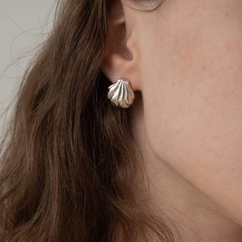 Dawn of Me Forte Shell Earring