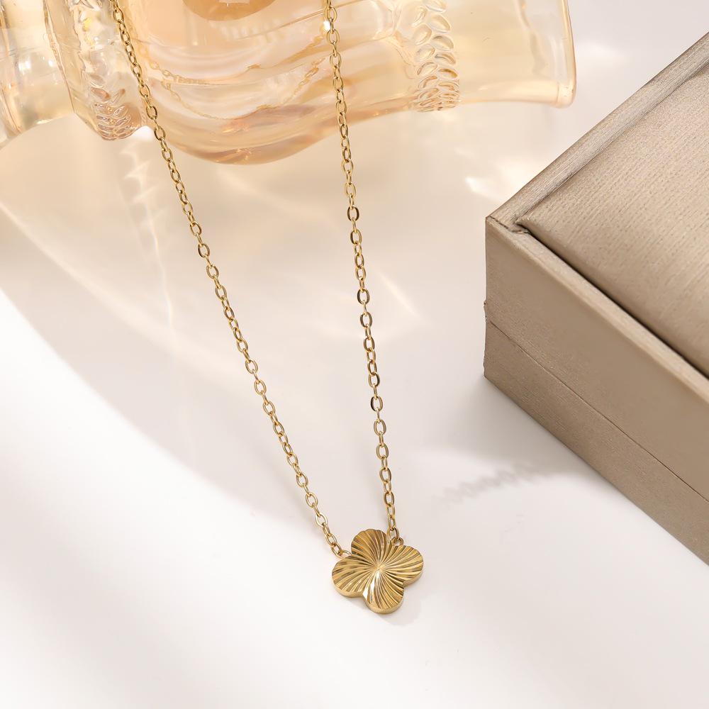 18K Gold Titanium Steel Personalized Engraved Four-Leaf Rotating Flower Jewelry Set for Women (Bracelet, Necklace, Earrings)