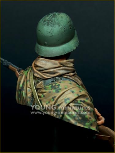 Young Miniatures 1/10 Scale WWII German Waffen-SS Young Infantryman with Rifle Bust Resin Kit YM18101 (Person)