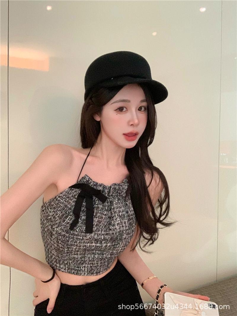 

Женский укороченный топ с бретелькой через шею 2024 года — облегающий, с высокой талией, универсальный летний стиль. One Size (Fits 75-120 pounds)