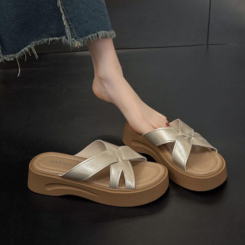 Internet celebrities popular thick bottom one-word drag women's summer wear 2025 new models with skirts French high-end popular sandals this year