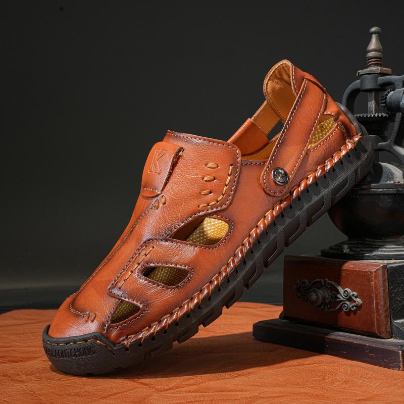 Fashion New Outdoor Sandals Anti-collision Toe Man Summer Shoes New Arrival Mens Hollow Out Flats Leisure Walk Sandals Wading Aqua Shoes