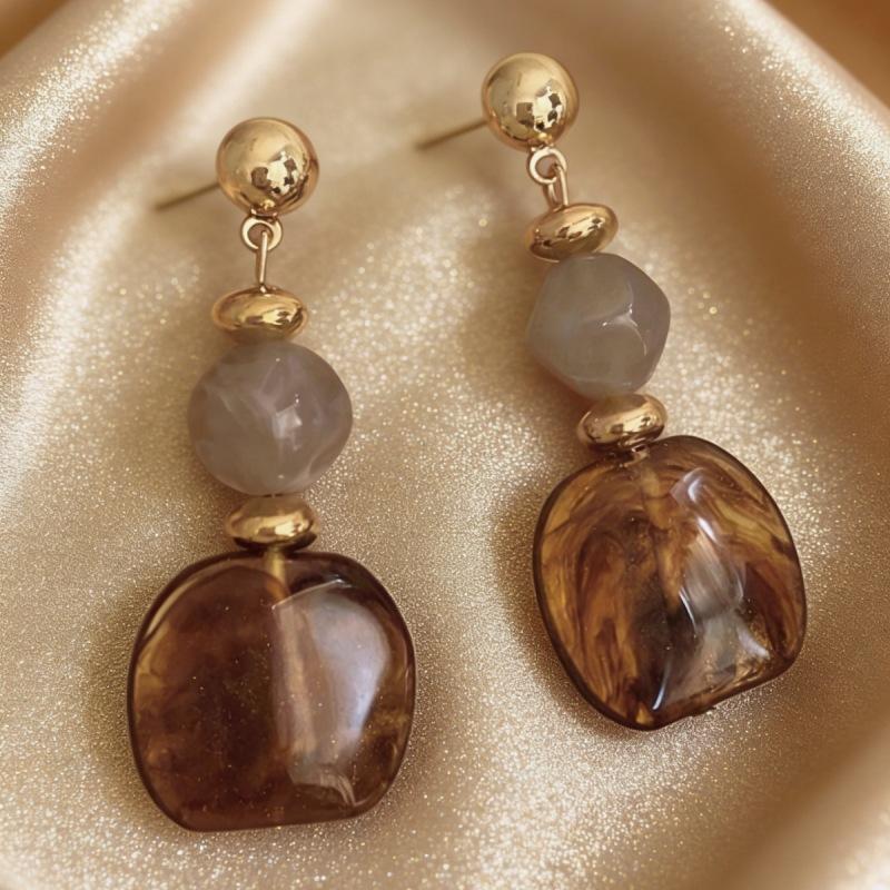 Fall/Winter New Style High-Class and Elegant Acrylic Pendant Earrings, Fashionable and Versatile Luxury Earrings
