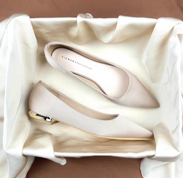 

1961 Черные атласные женские профессиональные балетки с низким вырезом - Весна/Лето 2024 38 телесный