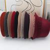 Herbst und Winter mitteljunge Mutter Woll-Topfhut Retro Blumen-Dekorations-Topfhut alte Dame Outdoor warmer Eimerhut Frau