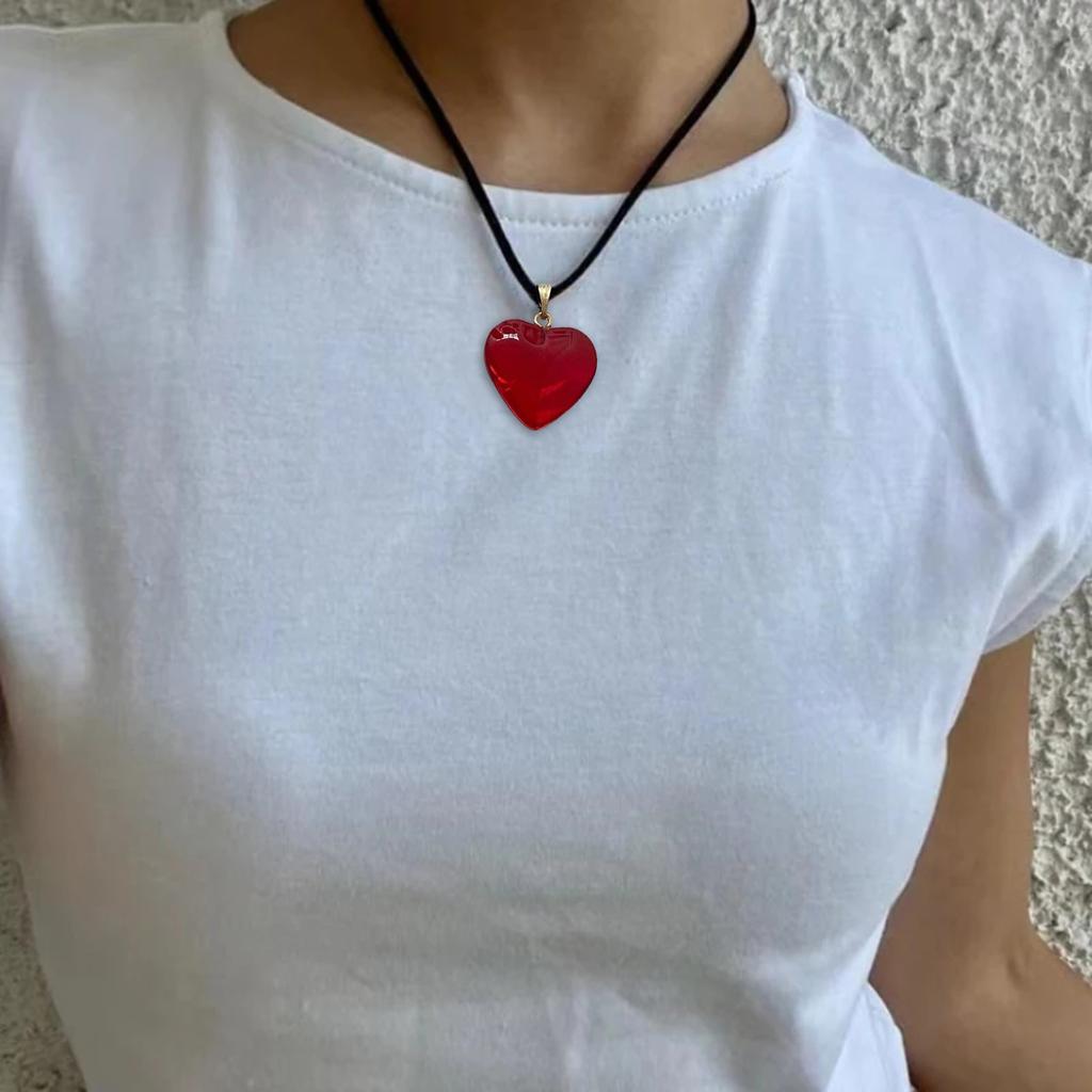 Fashionable Heart Pendant Necklaces Small Heart Shape Necklaces Pendant Necklace
