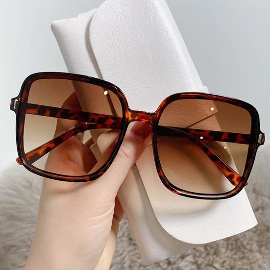 Sunglasses All-match Clear UV-proof` Ultralight Fashion Big Square Frame Gradient Sun Glasses for Taking Vacation