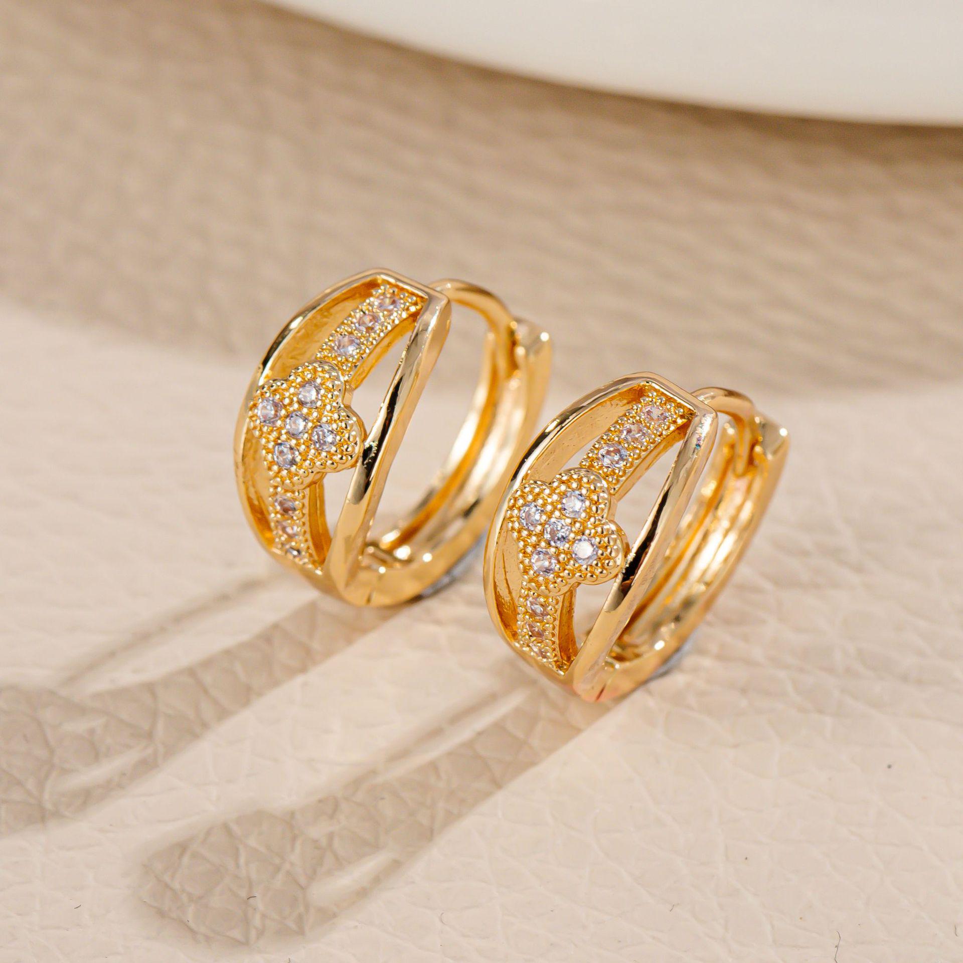 Elegant Multi-Wear Four-Leaf Clover Shell Earrings: European  American Style