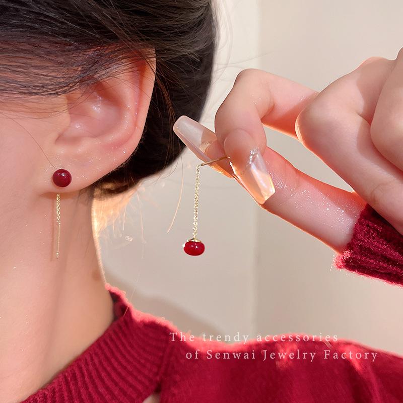 

Ankara red pearl earrings light luxury niche fringed earrings women s retro temperament earrings