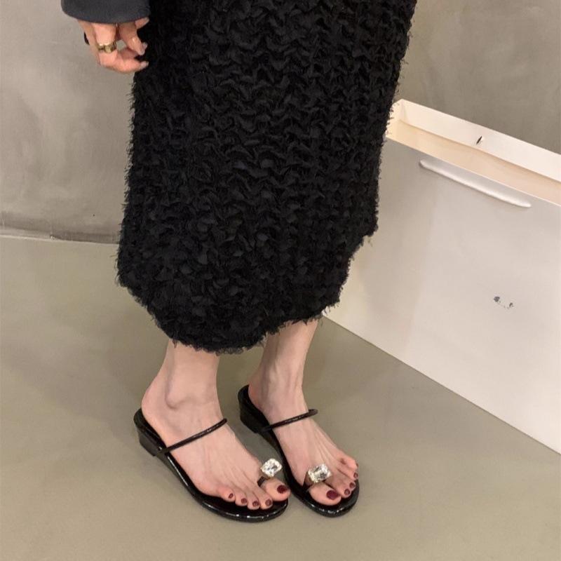 Slope Heel Rhinestone Pigeon Egg Cover Toe French Cool Slippers Women's 2025 Summer Shoes Outer Wear Temperament with Skirt Sandals