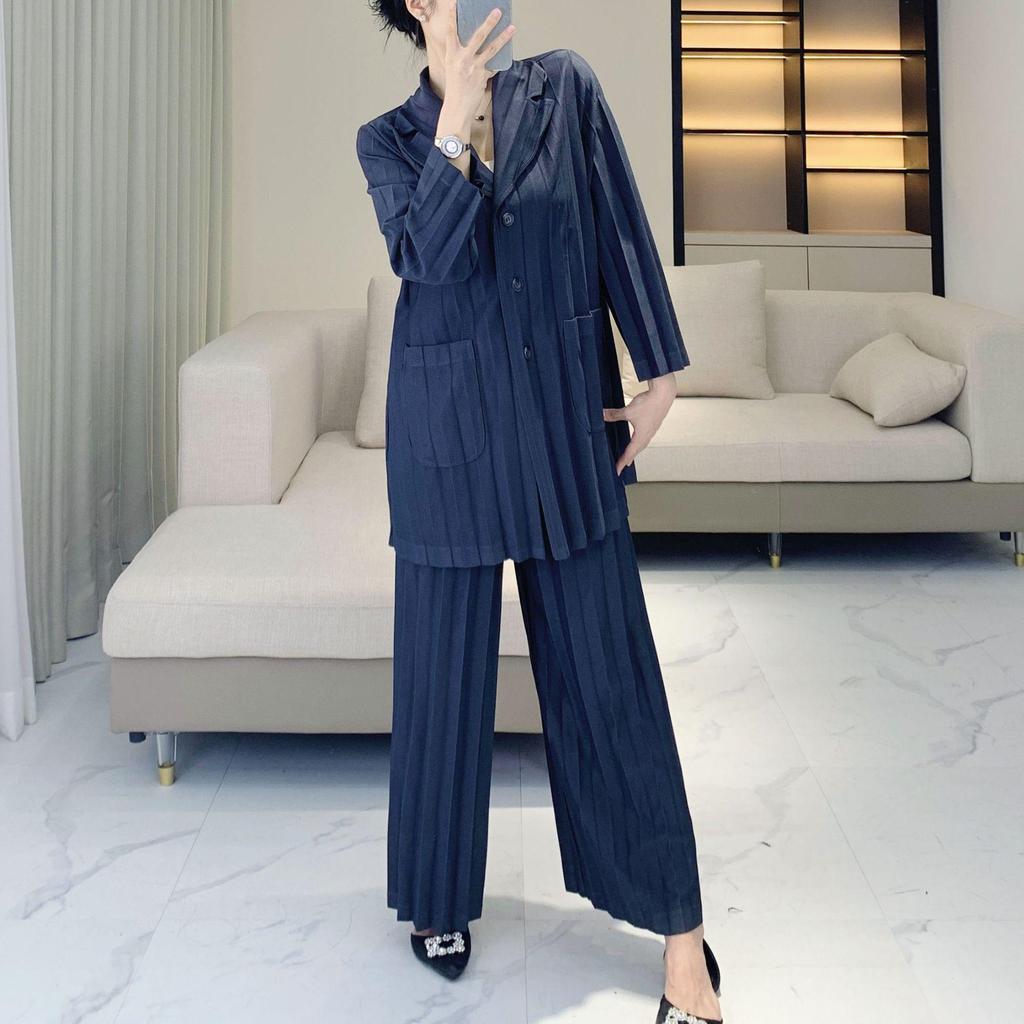 Women's High-End Pleated Pinstripe Wide-Leg Pants Set - Spring/Autumn Plus Size Slimming Suit