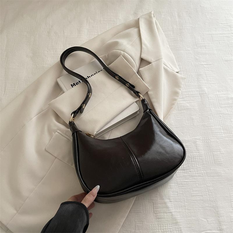

Niche design bag women s autumn and winter new fashion retro underarm bag versatile portable shoulder bag messenger bag