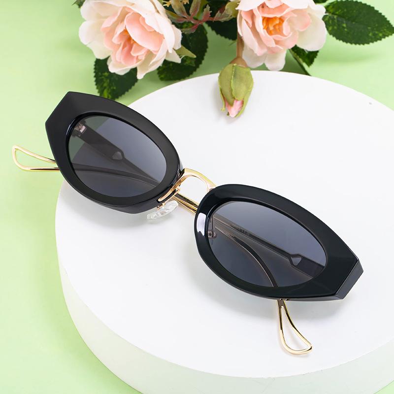 Vintage  Cat Eye Sunglasses Women For Men Luxury Brand Designer Sun Glasses Metal Punk Popular Outdoor Driving Shades Uv400
