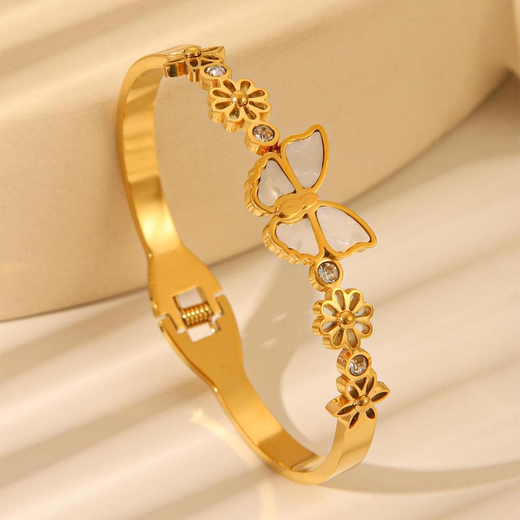 Gold-Plated Diamond Butterfly Floral Bracelet: Luxury Fashion Statement for Women