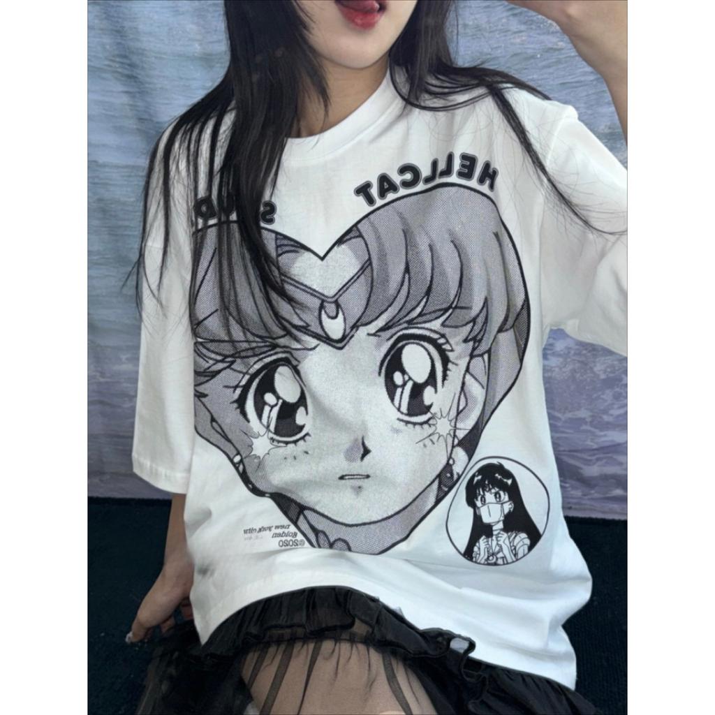 Beautiful girl, Japanese manga female warrior, big eyes, cute short-sleeved T-shirt