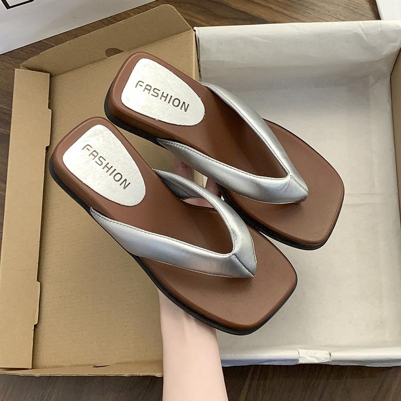 

2025 spring and summer new square head light mouth thick heel temperament sandals fashion women s shoes pinch flip-flops 40 серебряный