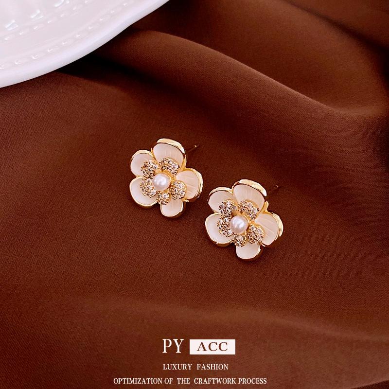 

Винтажные серьги-пусеты из корейского серебра высшей пробы с цирконом в виде цветка и жемчугом - Универсальные украшения для женщин