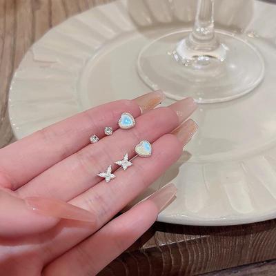 Conjunto de Brincos Gradientes de Amor e Borboleta com Agulha de Prata S925 - Coleção Elegante e Versátil para Cuidados com as Orelhas