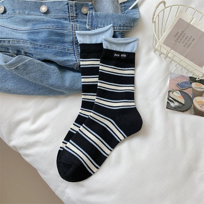 

Breathable Double Trendy Socks With Striped Rope Lip Stripes Fashion Niche European Casual And Comfortable Mid-Leg Socks One size чорний