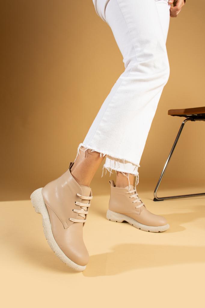 Stilvolle Damen-Schnürstiefel mit bequemer Sohle 60-1015-23Volume