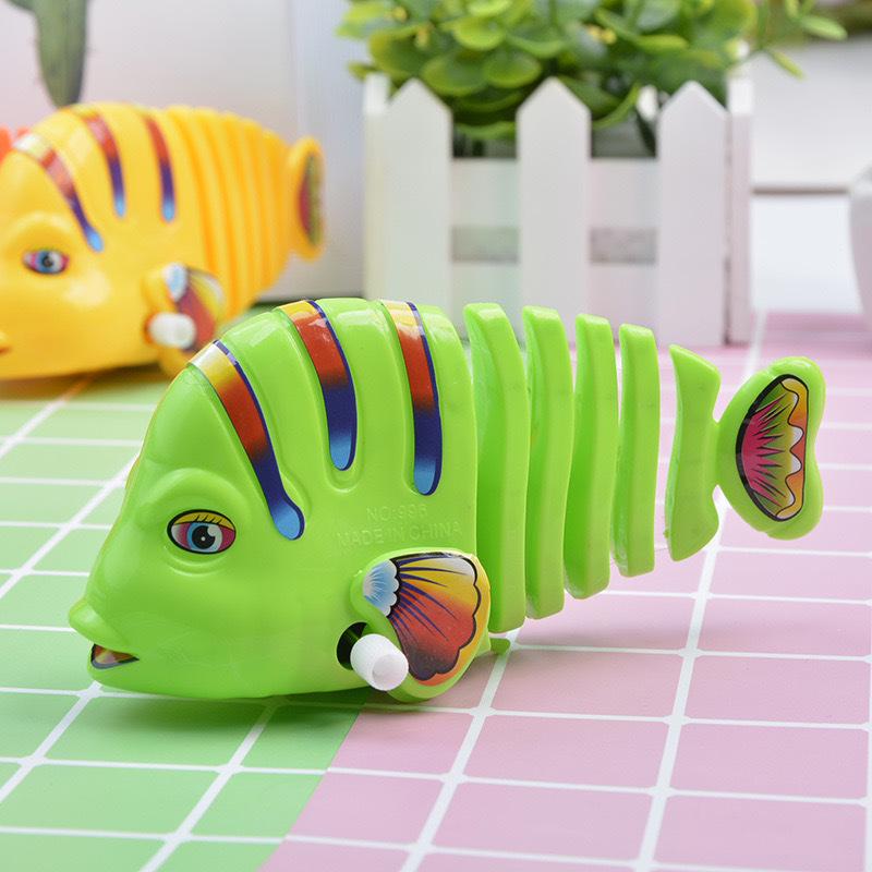 Colorful Wind-Up Clockwork Swinging Cartoon Fish Toy