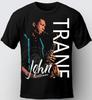 T-SHIRT JOHN COLTRANE. 1967. COLORE NERO. JAZZ TEES, MILES, MONK, BILLIE MUSIC Maglietta Unisex