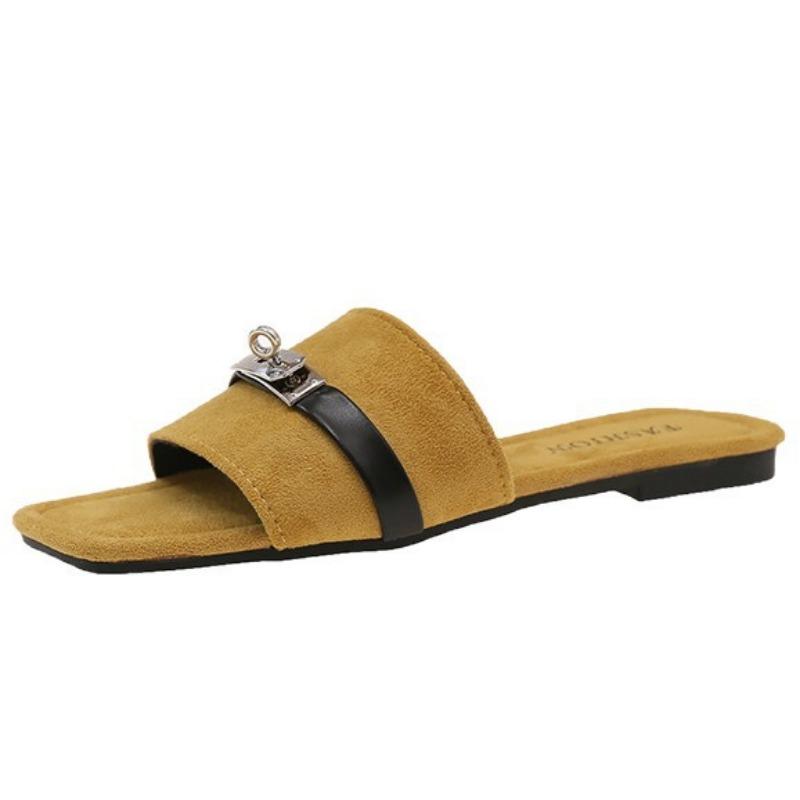 Retro square head flat bottom one-word flip shoes for women's summer wear new fashion with skirt beach cool slippers