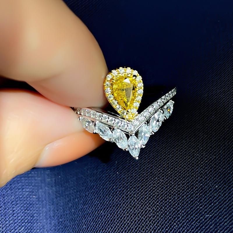S925 Sterling Silver Teardrop Yellow Diamond V-Shape Crown Ring for Index Finger