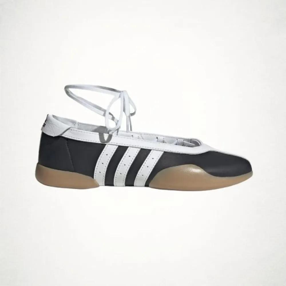 adidas Taekwondo May Ballet - CBLACKFTWWHTGUM3 JR7031 1641032 245