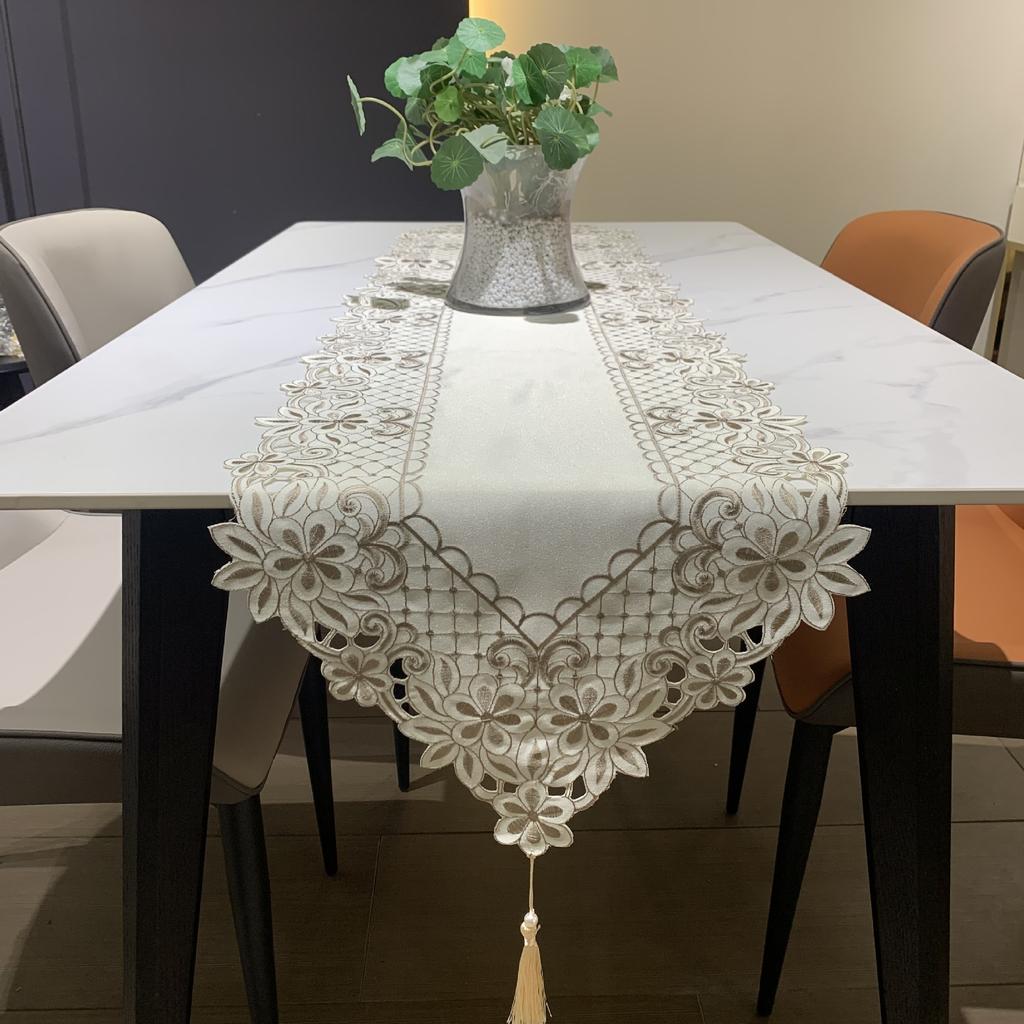 European Table Flag, Simple And Fashionable Style Table Cloth Embroidery Hollow Home Decoration Fringed Table Flag