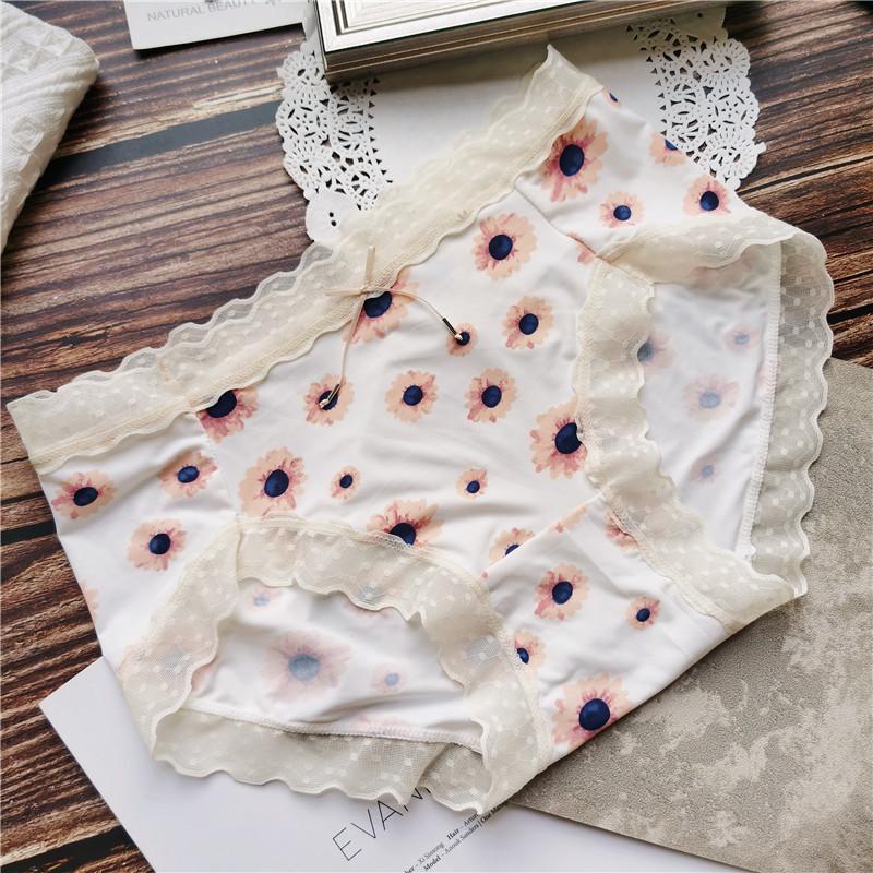 Girls' Underwear Summer Printed Breathable Light Soft Wrap Buttocks Lace Edge Girls' Briefs Ice Silk