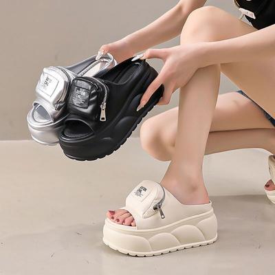 Storos dugno aukštį didinančios moteriškos šlepetės su viena linija