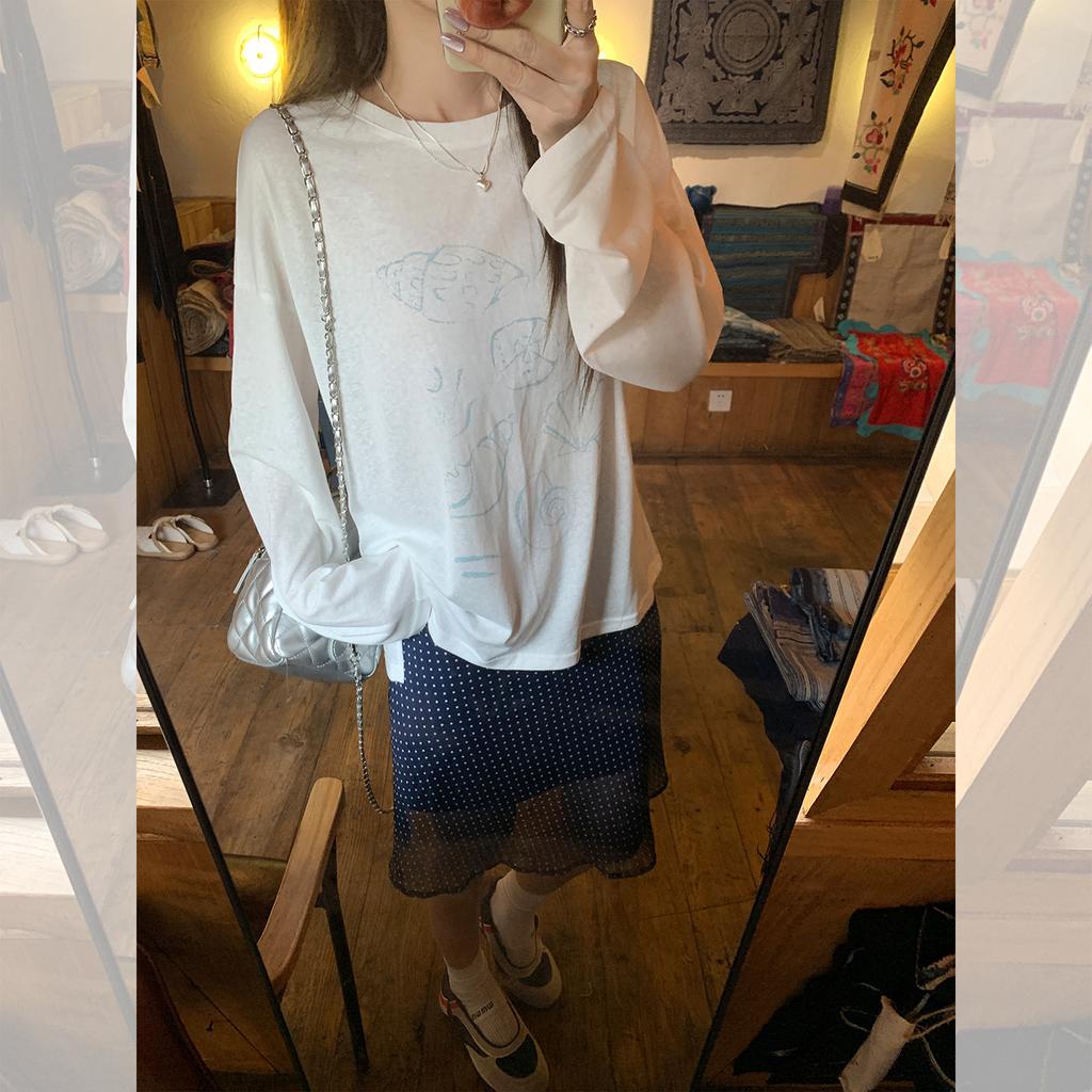 White round neck long-sleeved conch print T-shirt women's autumn new inner bottoming shirt thin slightly transparent loose top