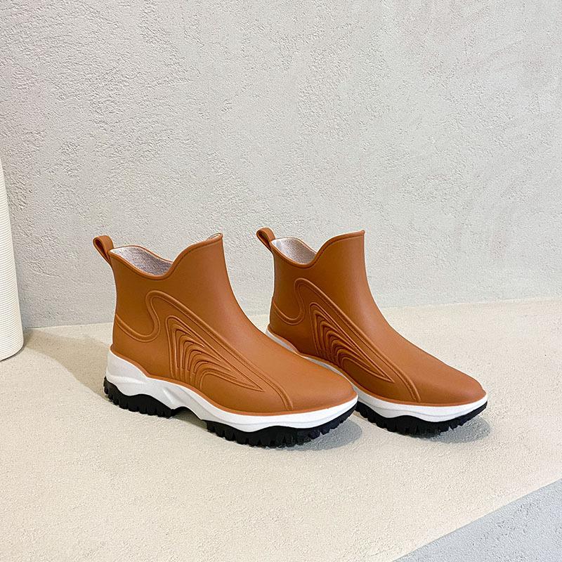 Women's Rain Boots Fashionable Outdoor Rain Boots Short Tube Summer Water Shoes Waterproof Non-slip Kitchen Work Shoes Rainy Day Women's Shoes