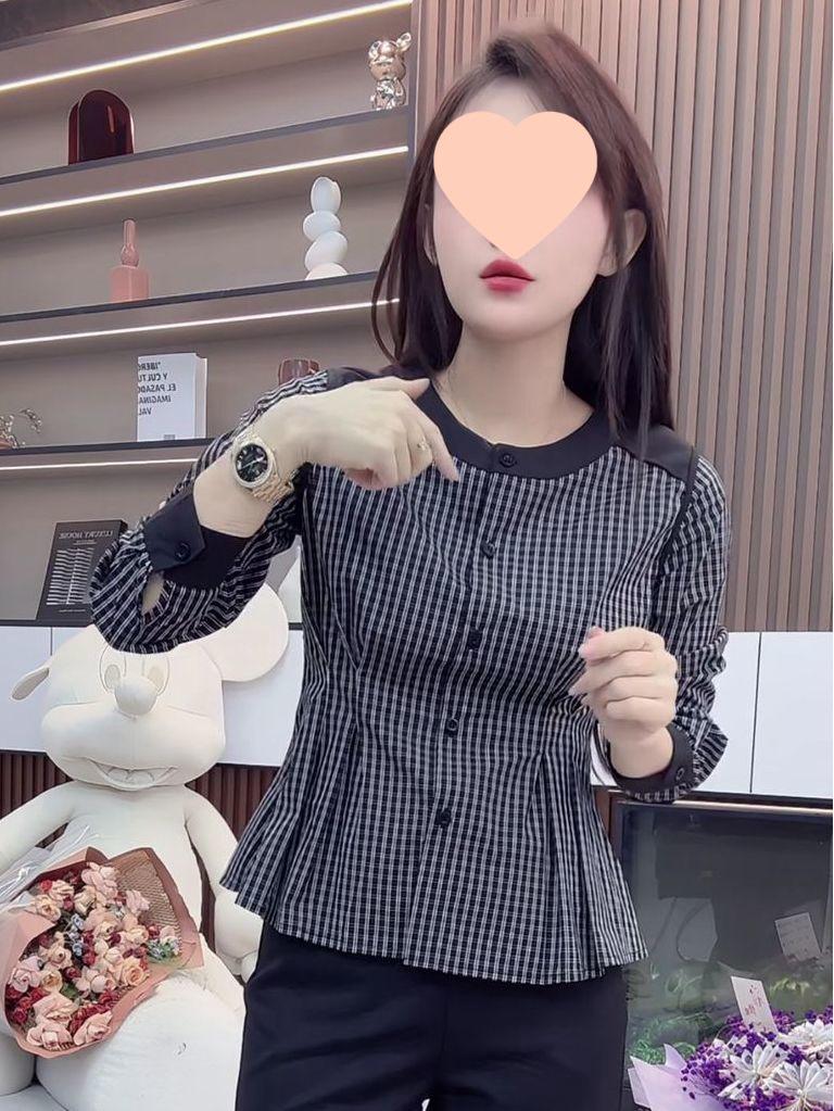 2025 Autumn Women's Plaid Cardigan: French-Inspired, Age-Defying, Korean Fashion Long Sleeve Top